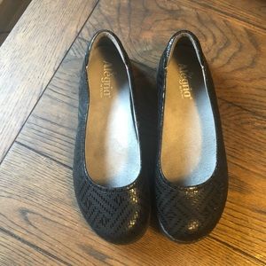 Algeria black flats comfort shoes size 8.5